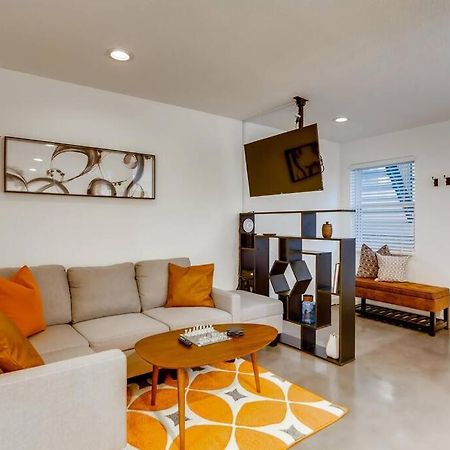 Modern Designer Condo Close To Downtown Austin! Exterior photo