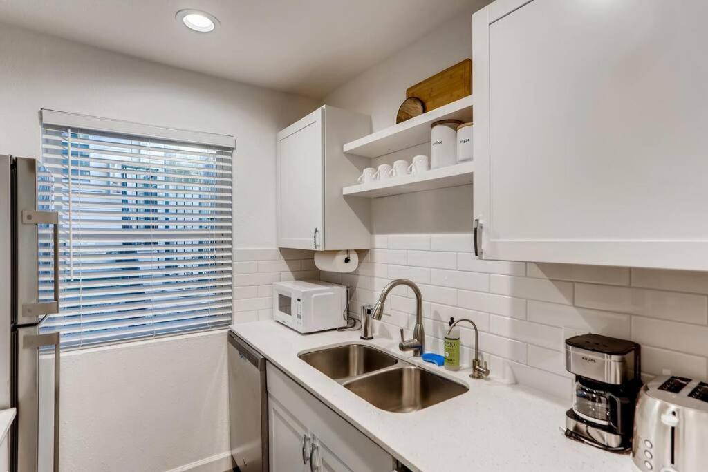 Modern Designer Condo Close To Downtown Austin! Exterior photo